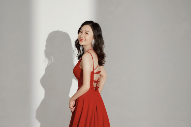Wenting Shi headshot
