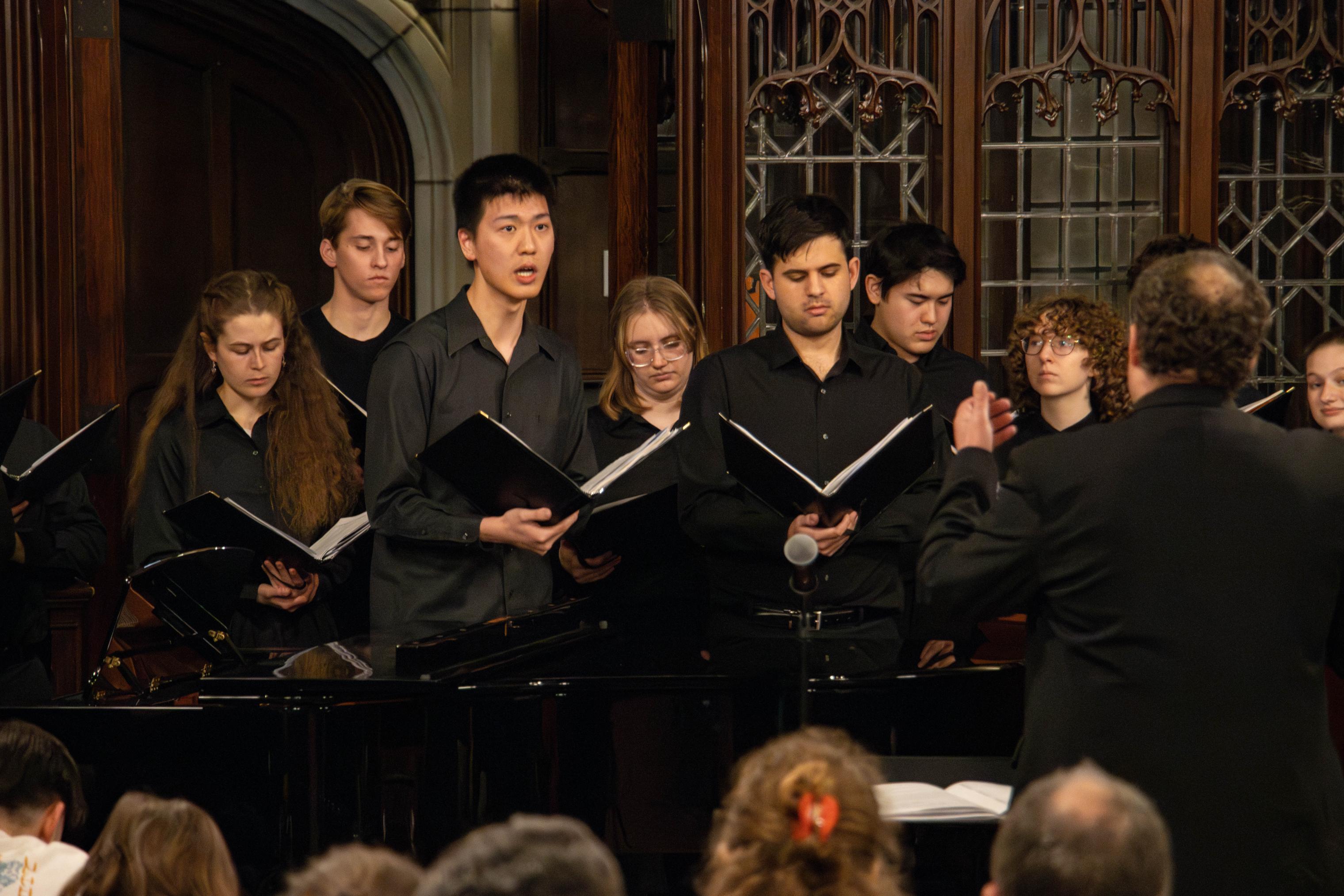Motet Choir performing at Bond Chapel