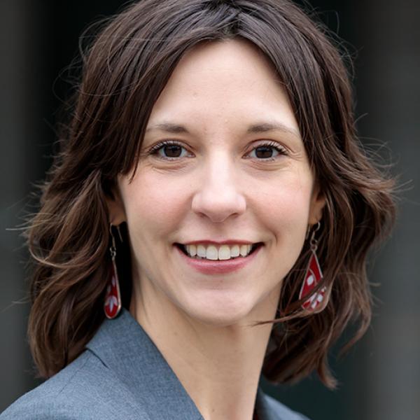Jennifer Iverson Headshot