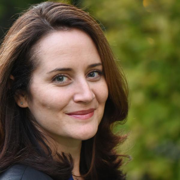 Sarah Curran headshot