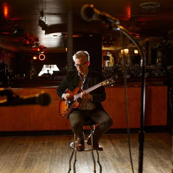 Jazz guitarist Mike Allemana at the Green Mill on May 10, 2022 in Chicago. (Armando L. Sanchez / Chicago Tribune)