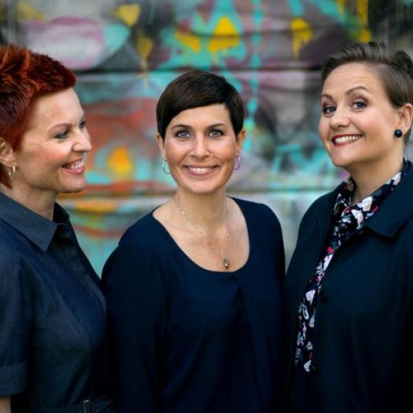 Trio Mediaeval press group picture